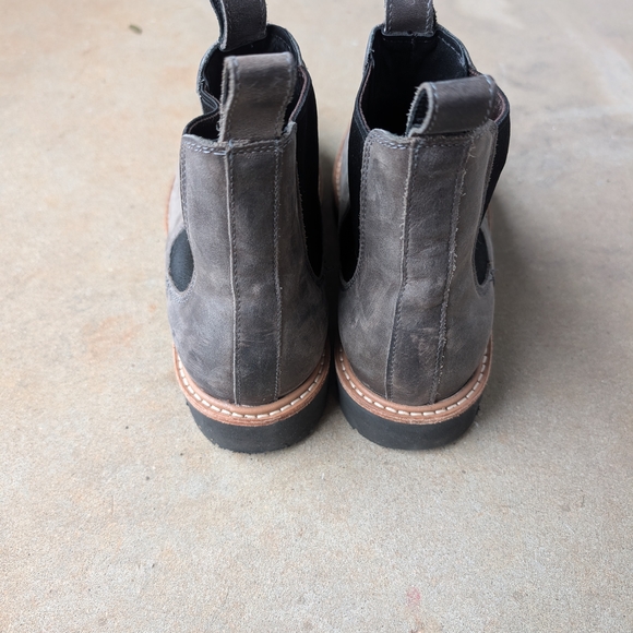 Women's Gray Chelsea Boots - Picture 2 of 4